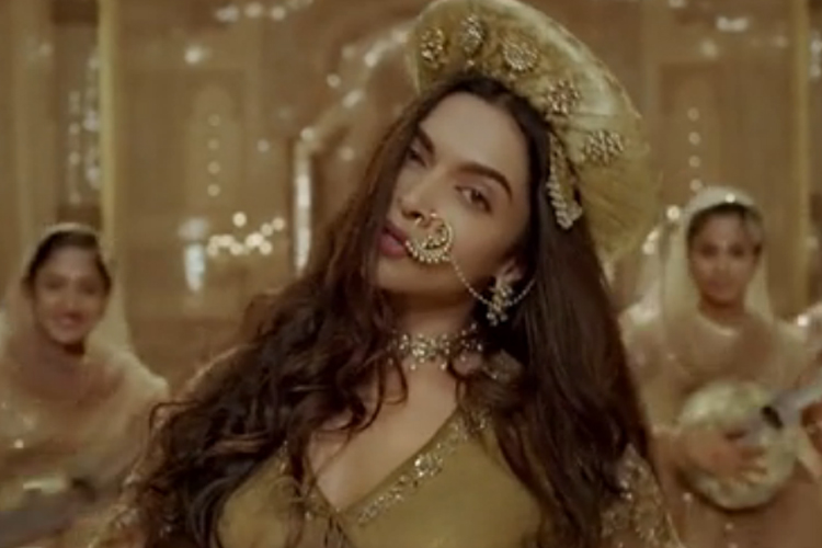 Deepika Padukone charms fans with her flawless performance 