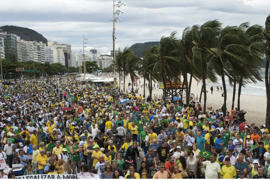 Thousands March Against Corruption, Support Judiciary in Brazil
