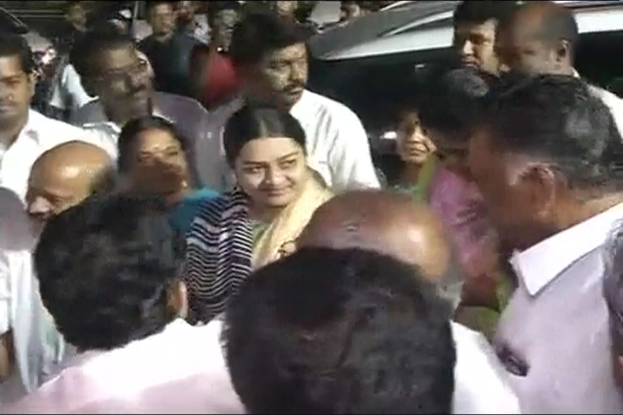 At Amma Memorial, Jaya's Niece Launches Political Career With OPS